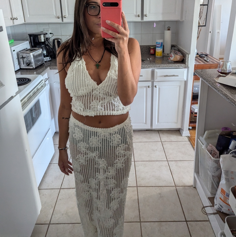Elegant White Lace Crop skirt